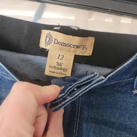 Democracy Jeans Womens Size 12 Ankle Cropped Distressed Raw Hem Blue Denim - Picture 7 of 9